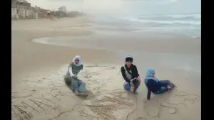 Задник до фильму"I Shall Not Hate" #788383