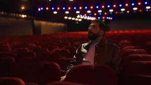 Задник до фильму"جون أشقر: عم جرّب" #845138