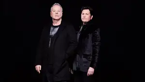 Задник до фильму"Simple Minds: Everything Is Possible" #807707