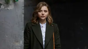 Задник до фильму"В обіймах брехні" #321219