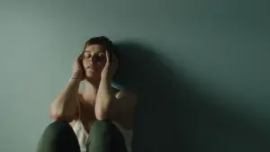 Задник до фильму"Hors d