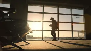 Задник до фильму"Ручна поклажа" #779981