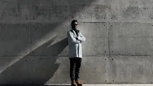 Задник до фильму"Between Light & Earth" #781571