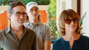 Задник до фильму"Найбагатша жінка світу" #534308