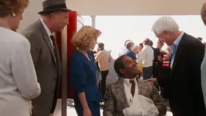 Задник до фильму"Голий пістолет: Із файлів поліційного відділку" #637914