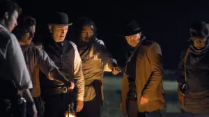 Задник до фильму"За примарними дверима" #404472