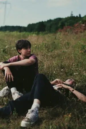 Постер до фильму"Falcon Lake" #760041