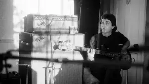 Задник до фильму"Man on the Run" #780192