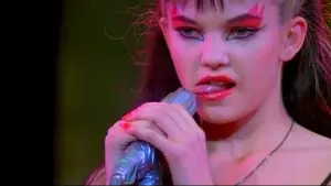 Задник до фильму"Ladies and Gentlemen, the Fabulous Stains" #806397