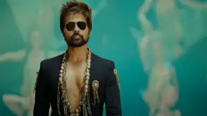Задник до фильму"Badass Ravi Kumar" #885415