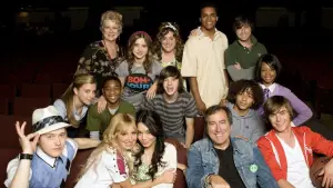 Задник до фильму"Шкільний мюзикл 3: Випускний" #721450