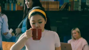 Задник до фильму"Усім хлопцям: P.S. Досі кохаю" #812342