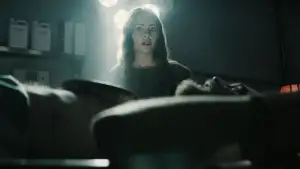 Задник до фильму"Асистент патологоанатома" #760993