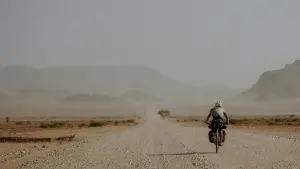 Задник до фильму"SAME SUN - MIT DEM FAHRRAD DURCH AFRIKA" #807056