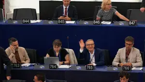 Задник до фильму"Politik ist persönlich" #825814