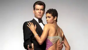 Задник до фильму"007: Помри, але не зараз" #602412