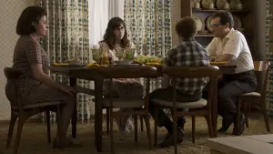 Задник до фильму"Серйозна людина" #266006