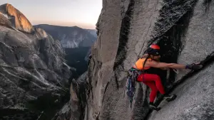 Задник до фильму"The Queen Swing" #777844