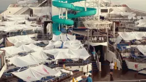 Задник до фильму"Фіаско: Фекальний круїз" #677936