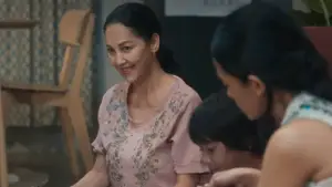 Задник до фильму"Senin Harga Naik" #765242