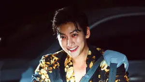 Задник до фильму"Револьвер" #637178