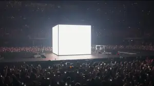 Задник до фильму"Billie Eilish - Hit Me Hard and Soft: The Tour (Live in 3D)" #816336