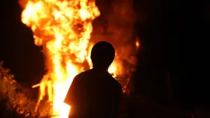 Задник до фильму"罪と悪" #758785