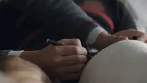 Задник до фильму"Holding the Man" #755330