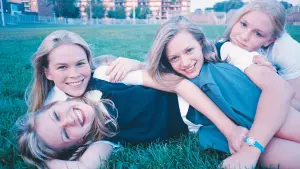 Задник до фильму"Цнотливі самогубиці" #703939