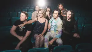 Задник до фильму"Dimension 20 Live: Viva Más Vegas" #776123