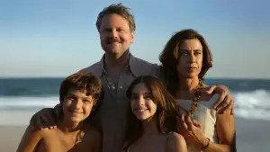 Задник до фильму"Я досі тут" #572587