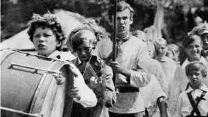 Задник до фильму"Красные пчёлы" #706298