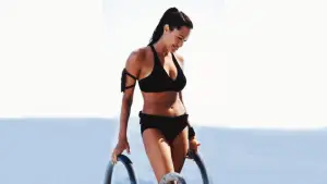 Задник до фильму"Лара Крофт: Розкрадачка гробниць. Колиска життя" #703086