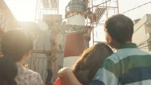 Задник до фильму"Senin Harga Naik" #765267