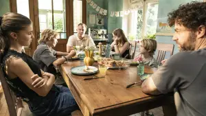 Задник до фильму"Louma - Familie ist kein Kinderspiel" #770232