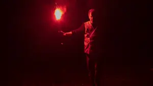 Задник до фильму"Jouer avec le feu" #835624