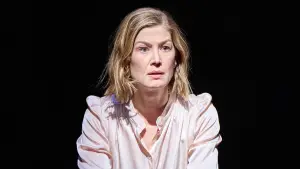 Задник до фильму"National Theatre Live: Inter Alia" #767752