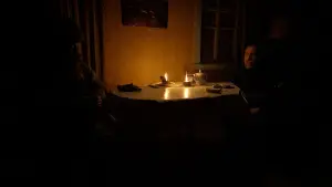 Задник до фильму"Сірі бджоли" #694433