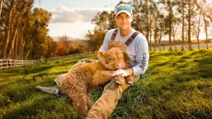 Відео до фільму Найбільша маленька ферма | Official Trailer