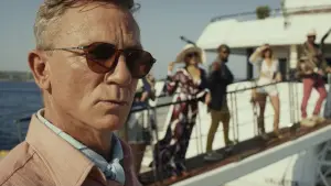 Задник до фильму"Ножі наголо: Скляна цибуля" #592473