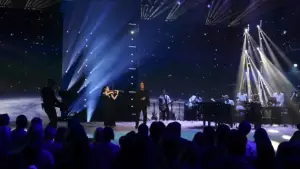 Задник до фильму"La fête de la chanson française - 20 ans d