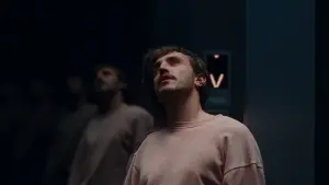 Задник до фильму"Ми всі незнайомці" #503777