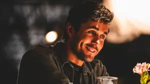 Задник до фильму"Кохатися втрьох" #521636