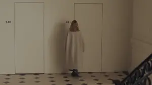 Задник до фильму"Звір" #755965