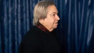 Задник до фильму"Eclosió. Escenes del debut operístic de Ros-Marbà" #778310