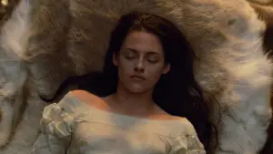 Задник до фильму"Білосніжка та мисливець" #691130