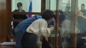 Задник до фильму"Politzek, les voix qui défient le Kremlin" #773657