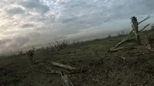 Задник до фильму"2000 метрів до Андріївки" #539417