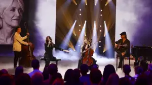 Задник до фильму"La fête de la chanson française - 20 ans d