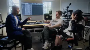 Відео до фільму Billie Eilish & FINNEAS: HIT ME HARD AND SOFT Interview | Billie Eilish & FINNEAS: HIT ME HARD AND SOFT Interview | Apple Music